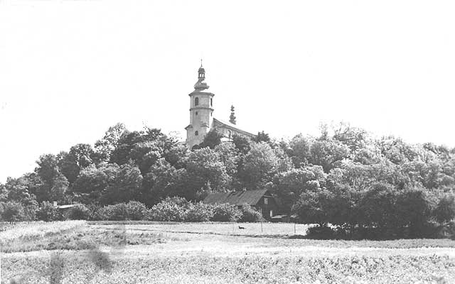 Rok 1930. Widok kościoła od zachodu.