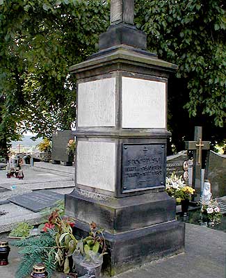 Gr�b rodziny Stochelskich